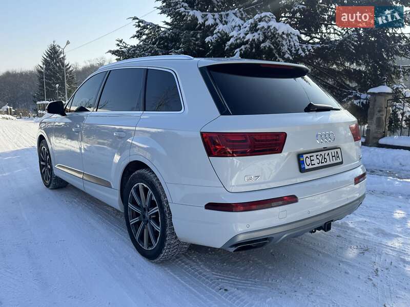 Внедорожник / Кроссовер Audi Q7 2017 в Черновцах