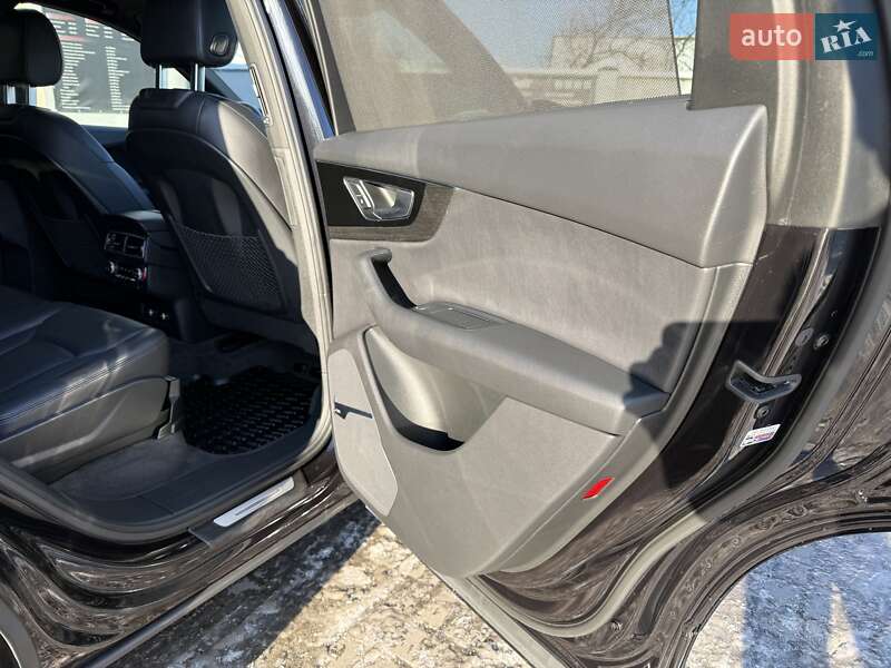 Позашляховик / Кросовер Audi Q7 2018 в Дрогобичі