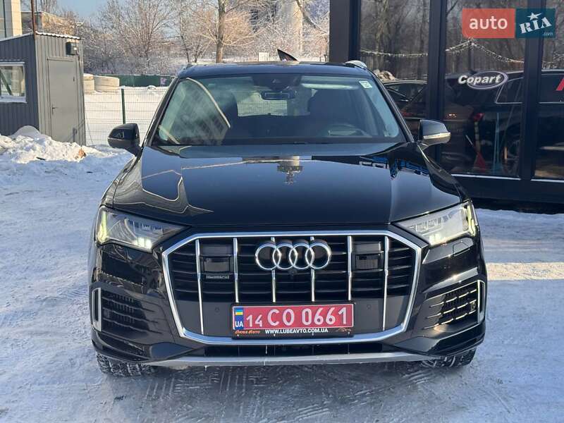 Внедорожник / Кроссовер Audi Q7 2020 в Киеве