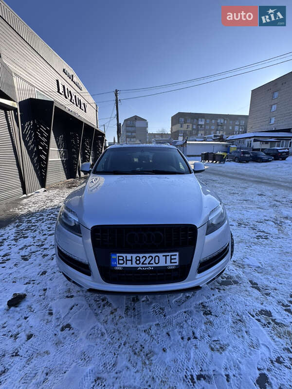 Внедорожник / Кроссовер Audi Q7 2015 в Подольске