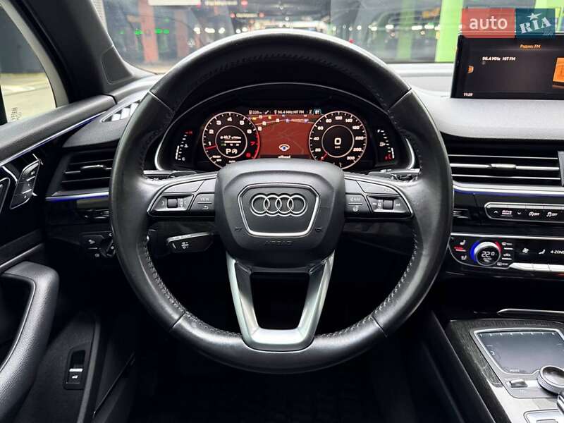 Внедорожник / Кроссовер Audi Q7 2016 в Киеве