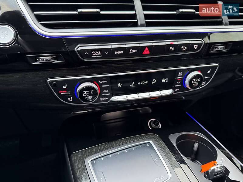 Внедорожник / Кроссовер Audi Q7 2016 в Киеве