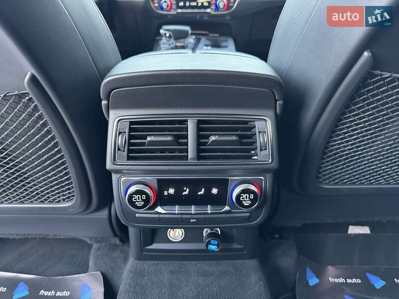 Внедорожник / Кроссовер Audi Q7 2017 в Ровно