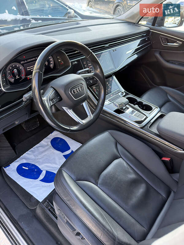 Позашляховик / Кросовер Audi Q7 2019 в Івано-Франківську
