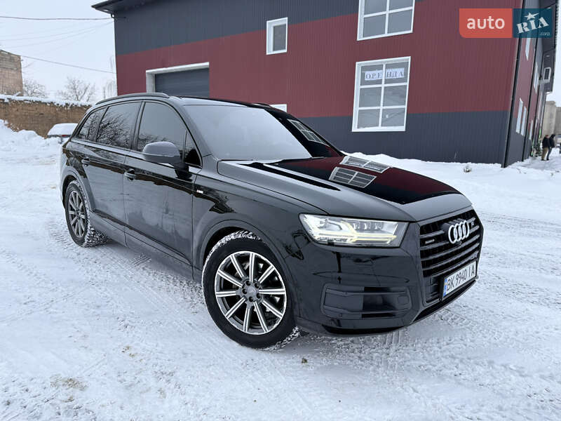 Внедорожник / Кроссовер Audi Q7 2017 в Дубно