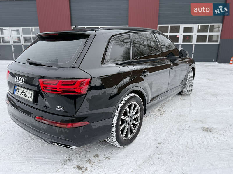 Внедорожник / Кроссовер Audi Q7 2017 в Дубно