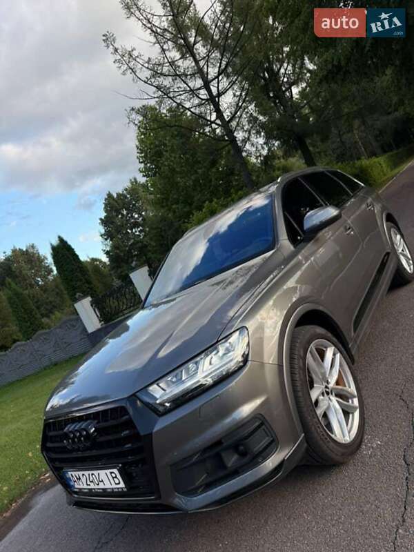 Внедорожник / Кроссовер Audi Q7 2016 в Звягеле