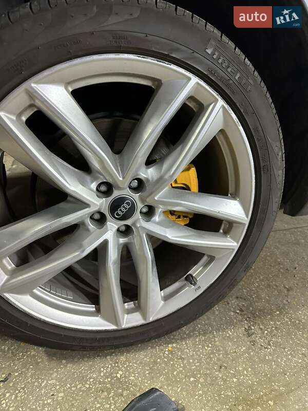 Внедорожник / Кроссовер Audi Q7 2016 в Звягеле