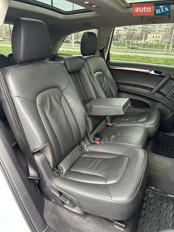 Внедорожник / Кроссовер Audi Q7 2014 в Киеве