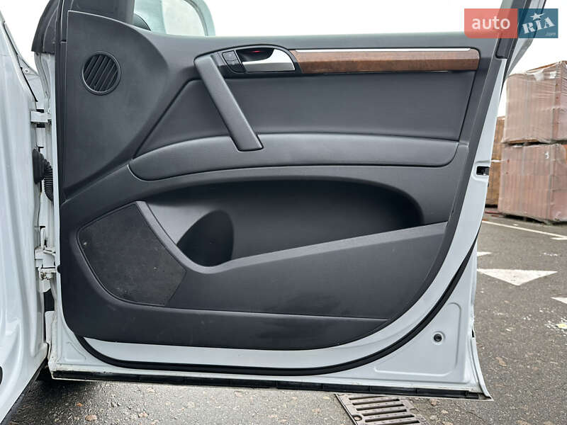 Внедорожник / Кроссовер Audi Q7 2014 в Киеве