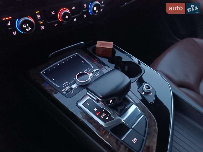 Внедорожник / Кроссовер Audi Q7 2017 в Львове