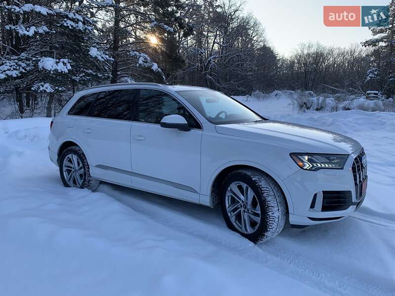 Позашляховик / Кросовер Audi Q7 2023 в Рівному