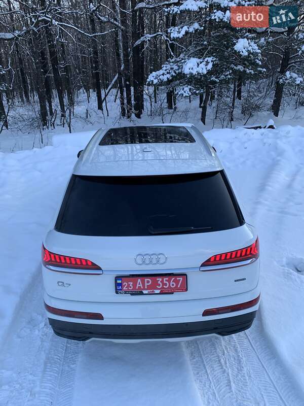 Позашляховик / Кросовер Audi Q7 2023 в Рівному