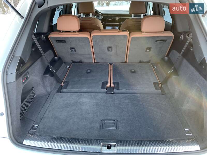 Позашляховик / Кросовер Audi Q7 2023 в Рівному