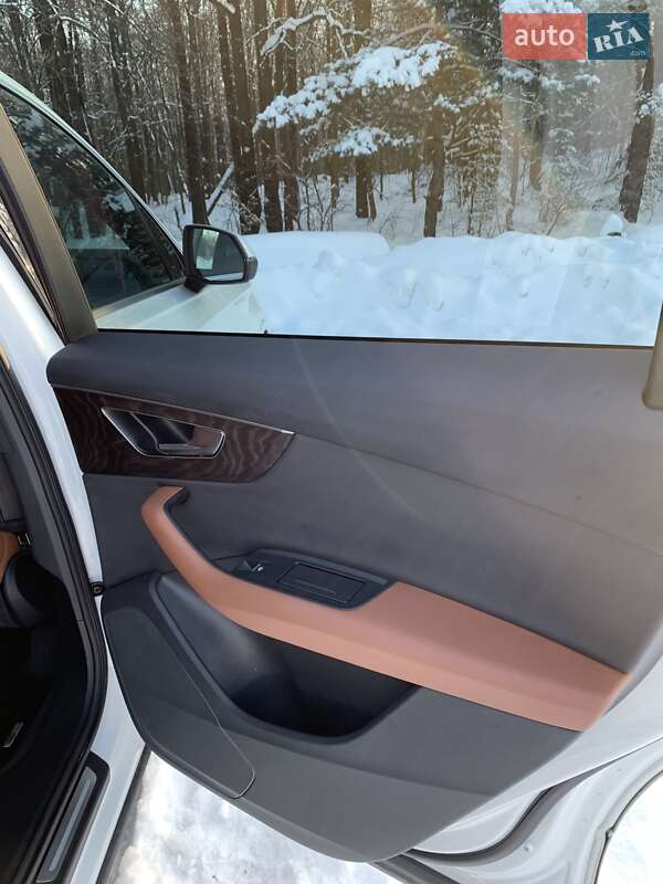 Позашляховик / Кросовер Audi Q7 2023 в Рівному