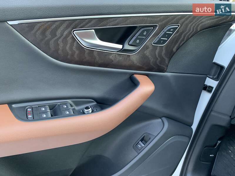 Позашляховик / Кросовер Audi Q7 2023 в Рівному