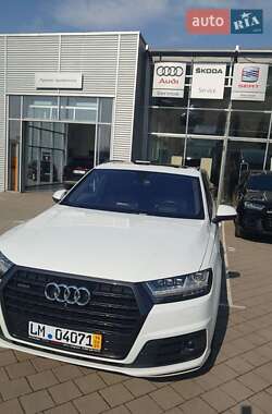 Внедорожник / Кроссовер Audi Q7 2017 в Тячеве