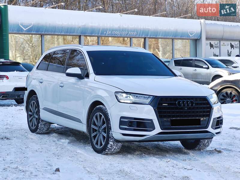 Позашляховик / Кросовер Audi Q7 2018 в Дніпрі