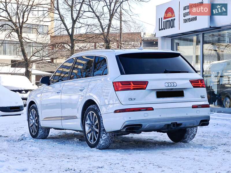 Позашляховик / Кросовер Audi Q7 2018 в Дніпрі