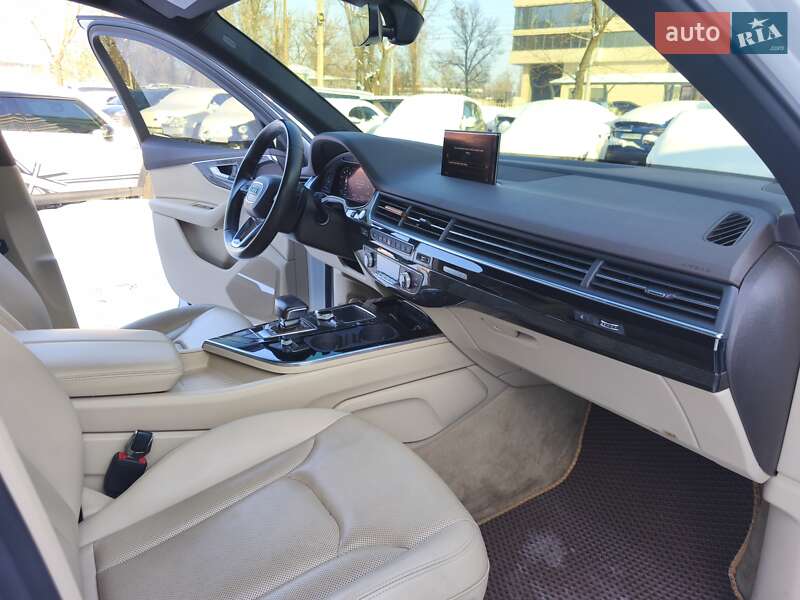Позашляховик / Кросовер Audi Q7 2018 в Дніпрі