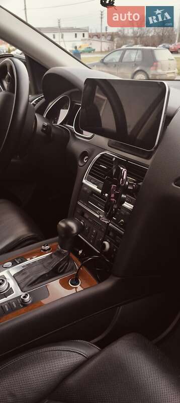 Внедорожник / Кроссовер Audi Q7 2015 в Новоднестровске