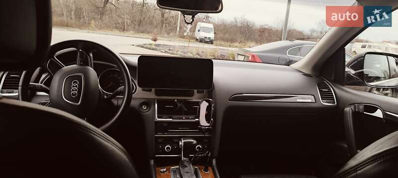 Внедорожник / Кроссовер Audi Q7 2015 в Новоднестровске