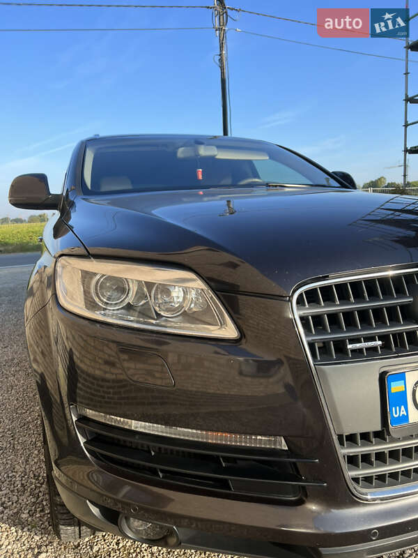 Внедорожник / Кроссовер Audi Q7 2006 в Черновцах
