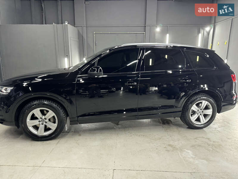Внедорожник / Кроссовер Audi Q7 2017 в Ирпене