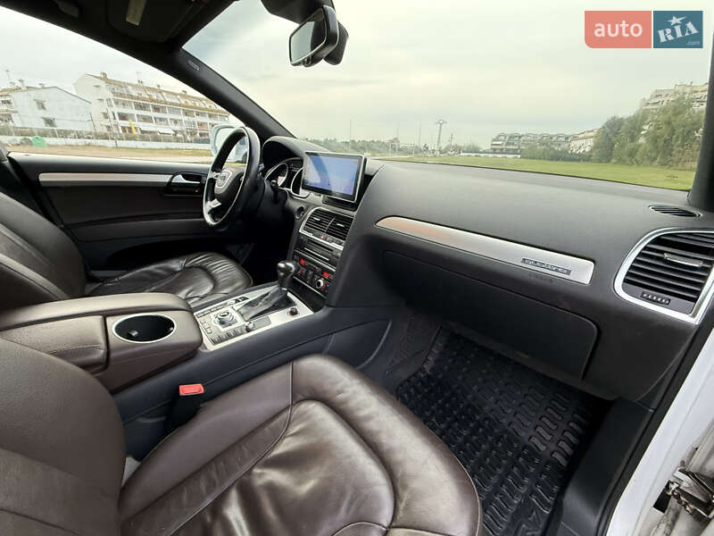 Позашляховик / Кросовер Audi Q7 2014 в Самборі