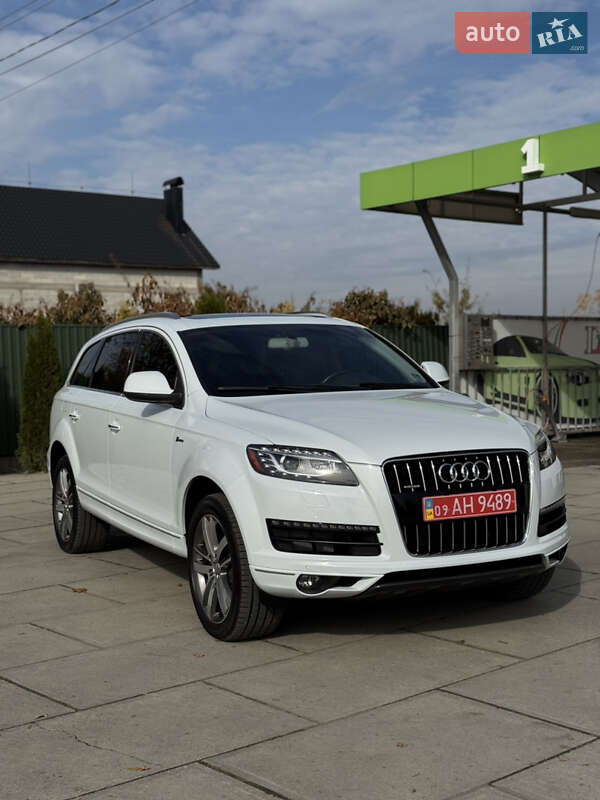 Позашляховик / Кросовер Audi Q7 2015 в Хусті