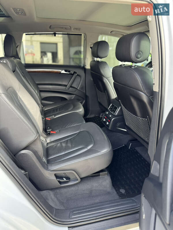 Позашляховик / Кросовер Audi Q7 2015 в Хусті