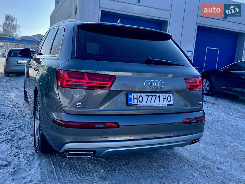Внедорожник / Кроссовер Audi Q7 2017 в Тернополе