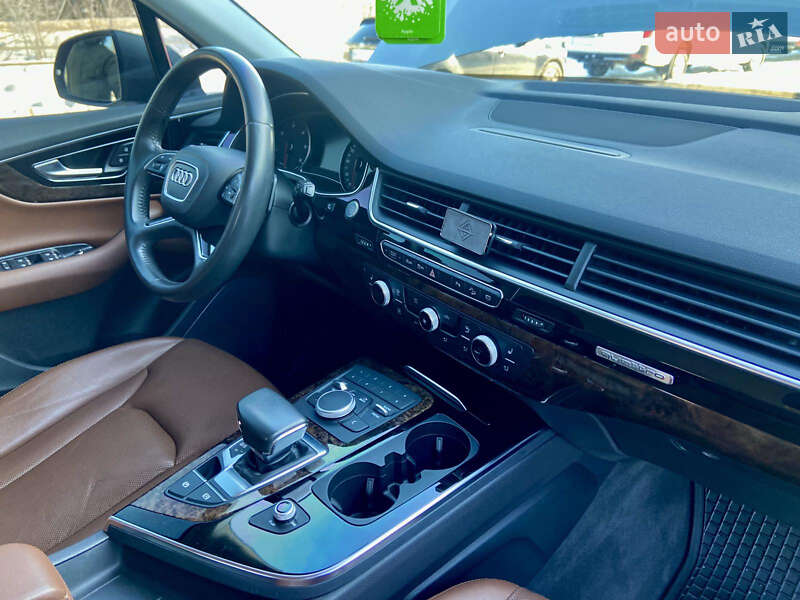 Внедорожник / Кроссовер Audi Q7 2017 в Тернополе