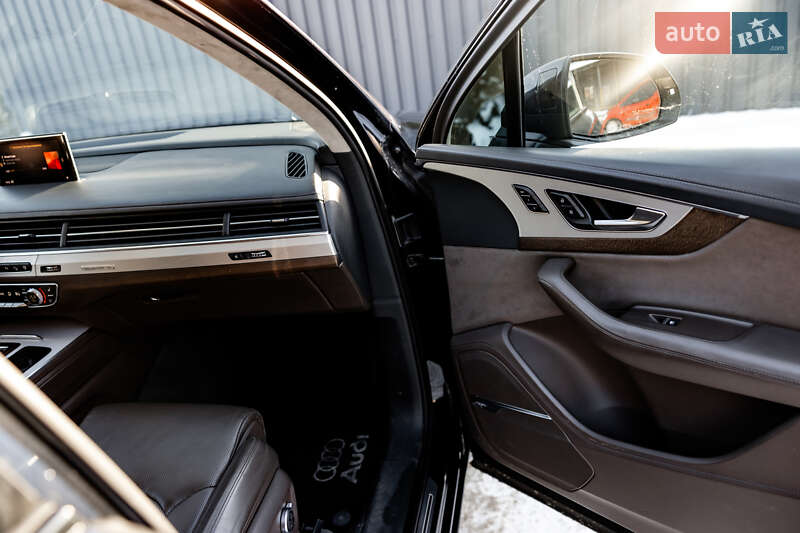 Внедорожник / Кроссовер Audi Q7 2016 в Житомире