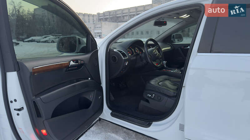 Внедорожник / Кроссовер Audi Q7 2015 в Киеве