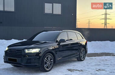 Внедорожник / Кроссовер Audi Q7 2017 в Ужгороде
