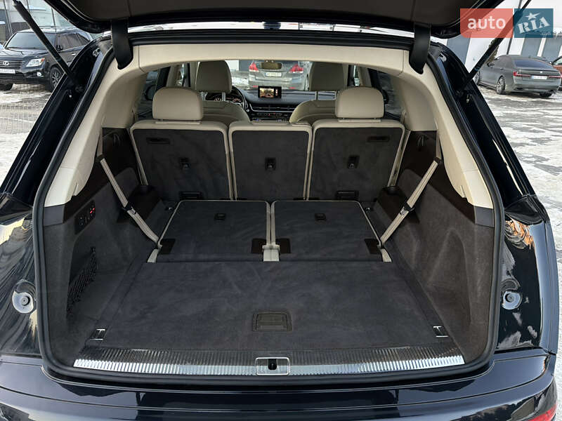 Внедорожник / Кроссовер Audi Q7 2016 в Киеве