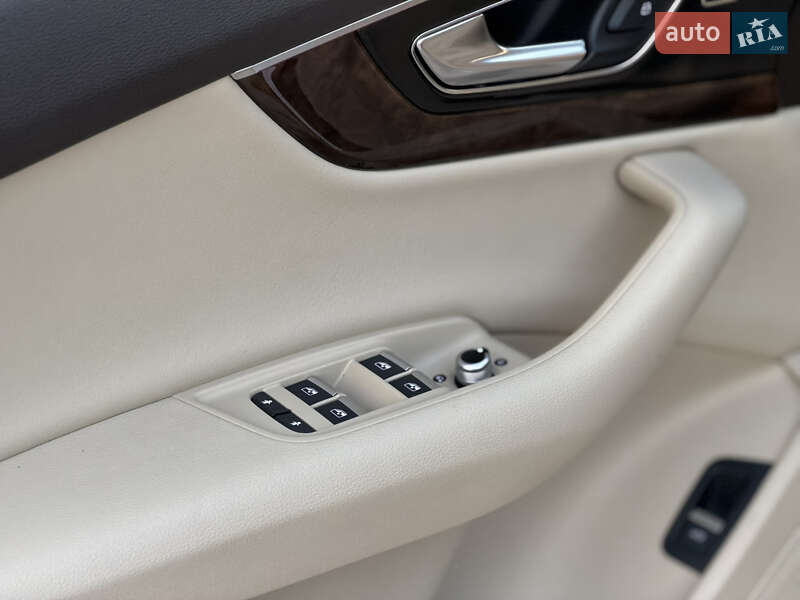 Внедорожник / Кроссовер Audi Q7 2016 в Киеве