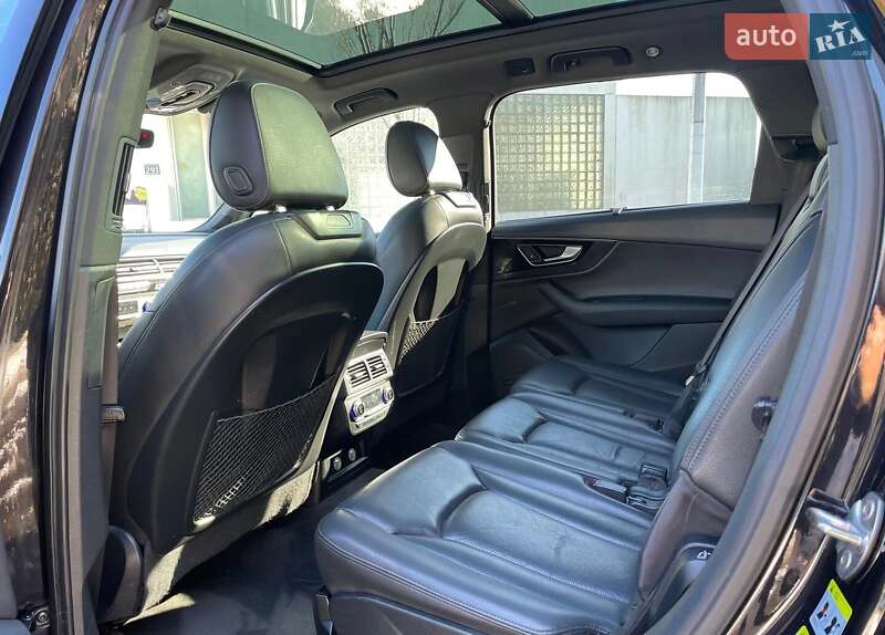 Внедорожник / Кроссовер Audi Q7 2018 в Ровно