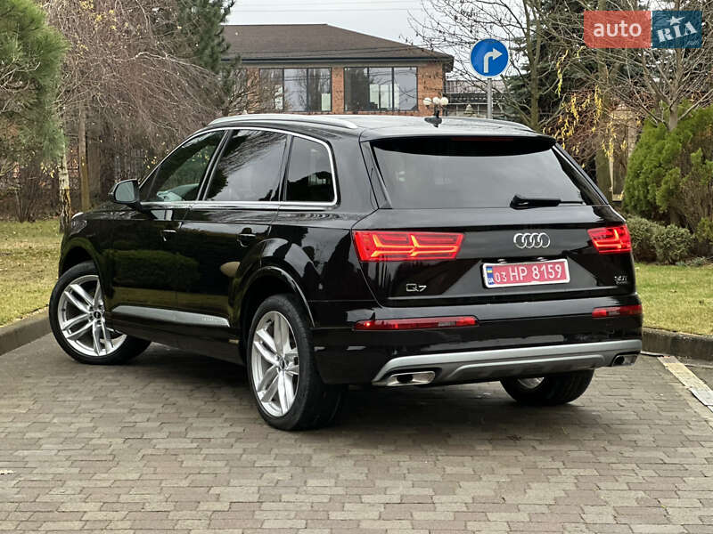 Внедорожник / Кроссовер Audi Q7 2017 в Сарнах