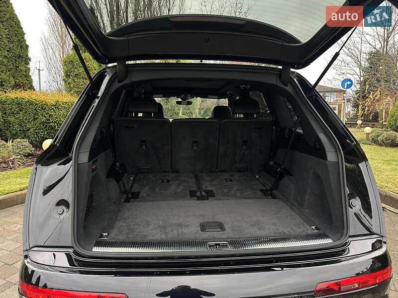 Внедорожник / Кроссовер Audi Q7 2017 в Сарнах