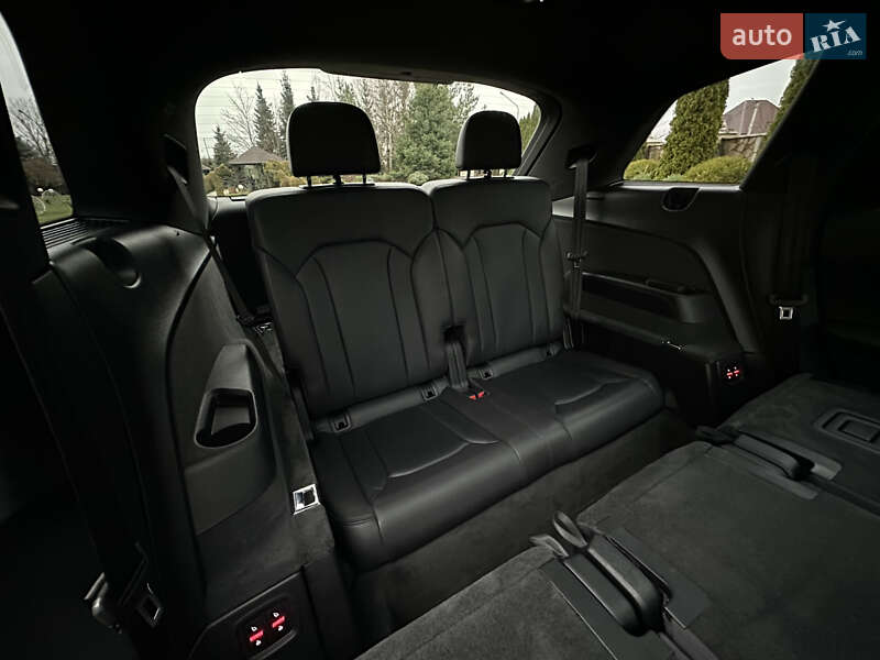 Внедорожник / Кроссовер Audi Q7 2017 в Сарнах