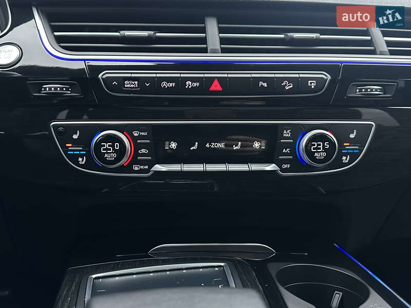 Внедорожник / Кроссовер Audi Q7 2017 в Сарнах