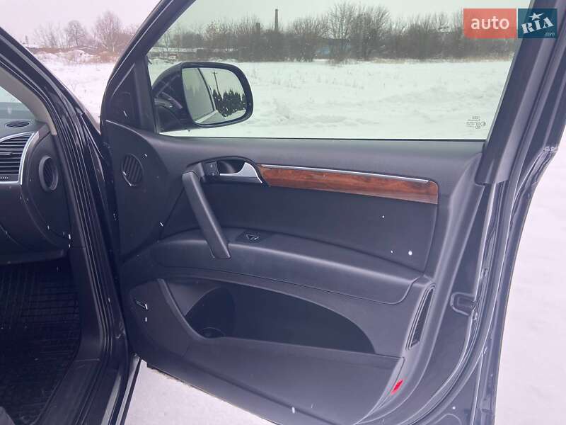 Внедорожник / Кроссовер Audi Q7 2014 в Ровно