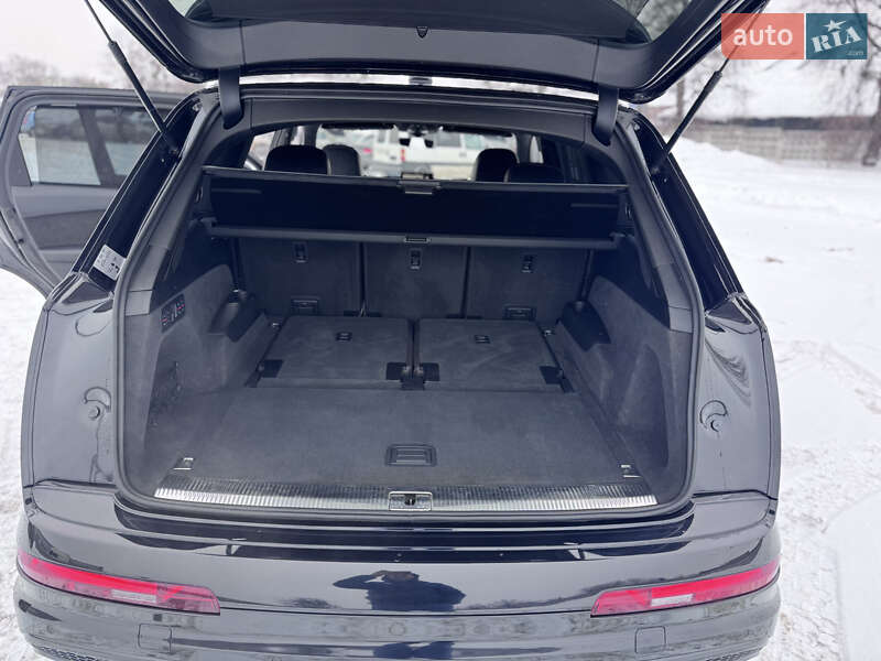 Позашляховик / Кросовер Audi Q7 2017 в Рівному фото 36 Позашляховик / Кросовер Audi Q7 2017 в Рівному