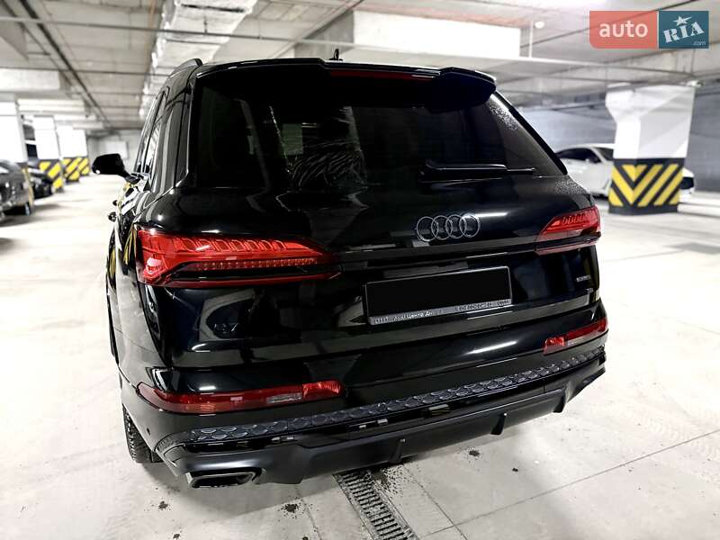 Позашляховик / Кросовер Audi Q7 2025 в Дніпрі