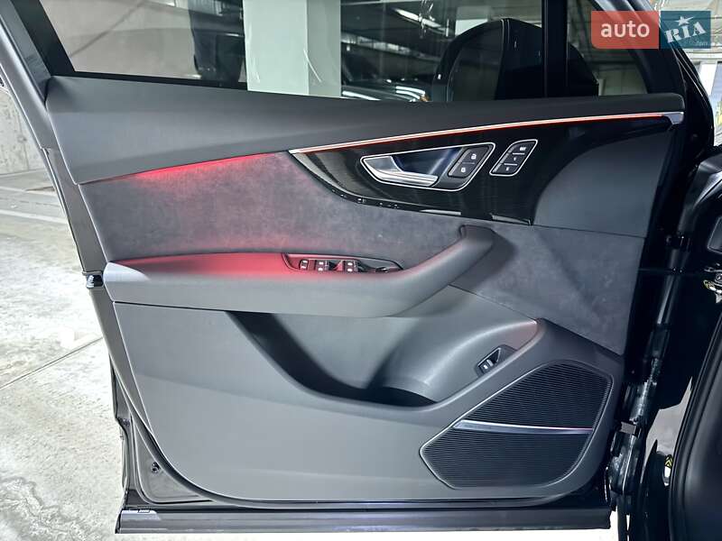 Позашляховик / Кросовер Audi Q7 2025 в Дніпрі