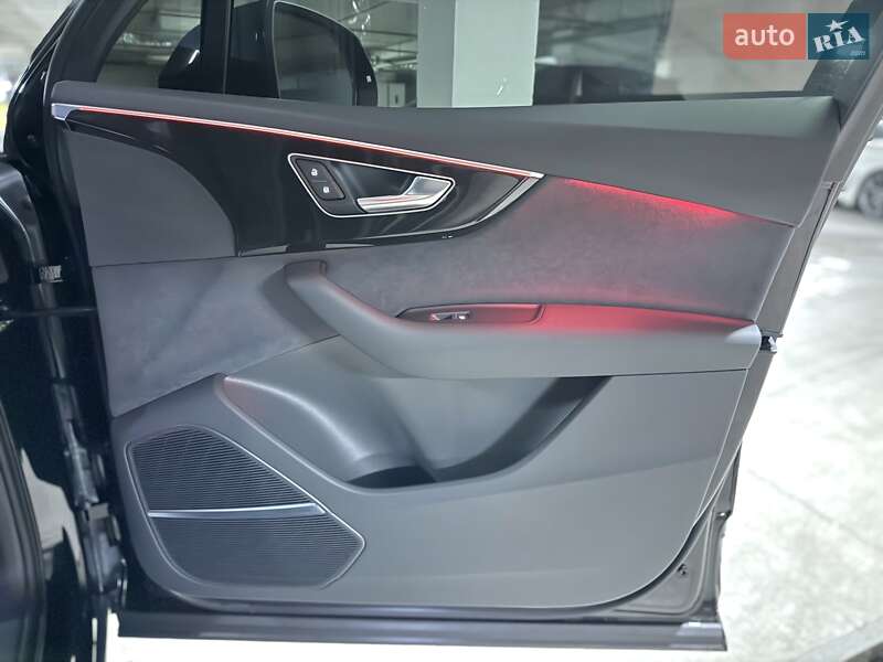 Позашляховик / Кросовер Audi Q7 2025 в Дніпрі