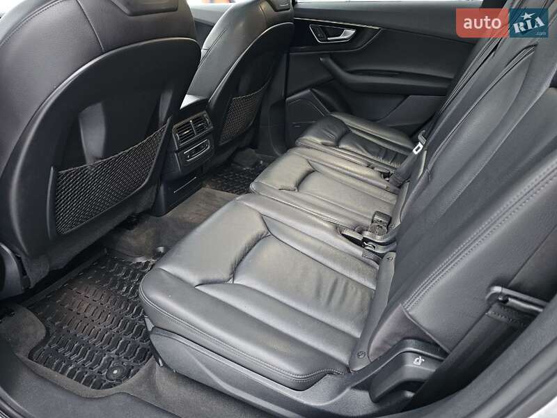 Внедорожник / Кроссовер Audi Q7 2015 в Ковеле