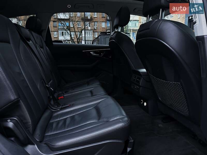 Позашляховик / Кросовер Audi Q7 2018 в Києві